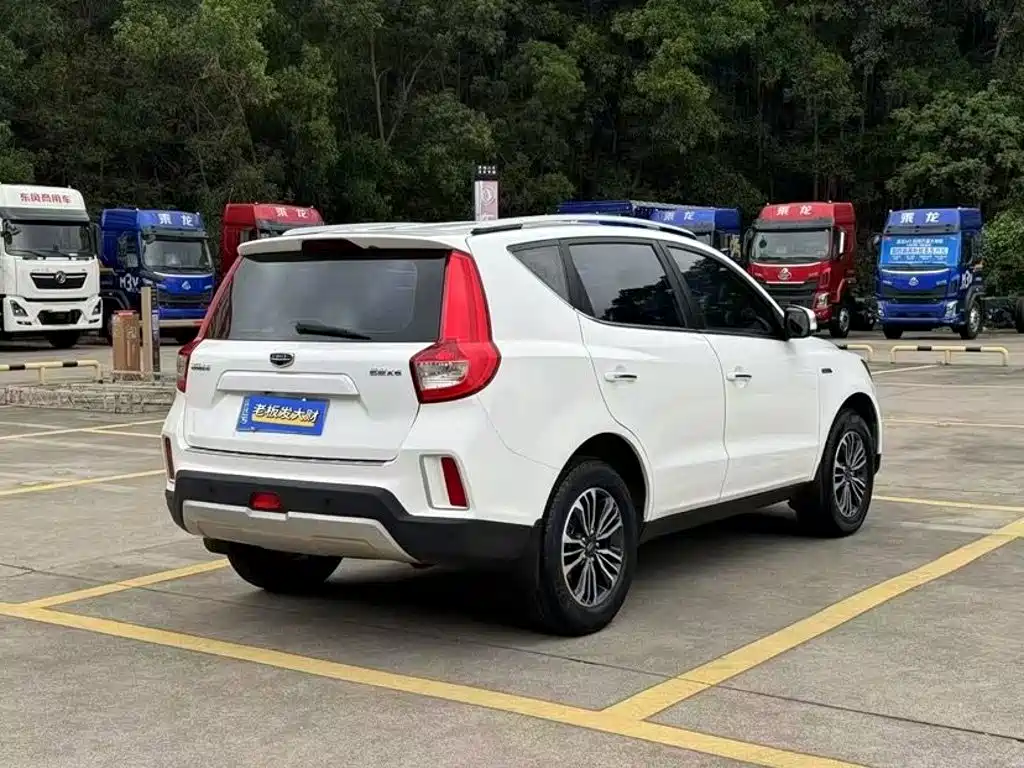 Geely Vision X6 — миниатюра 6