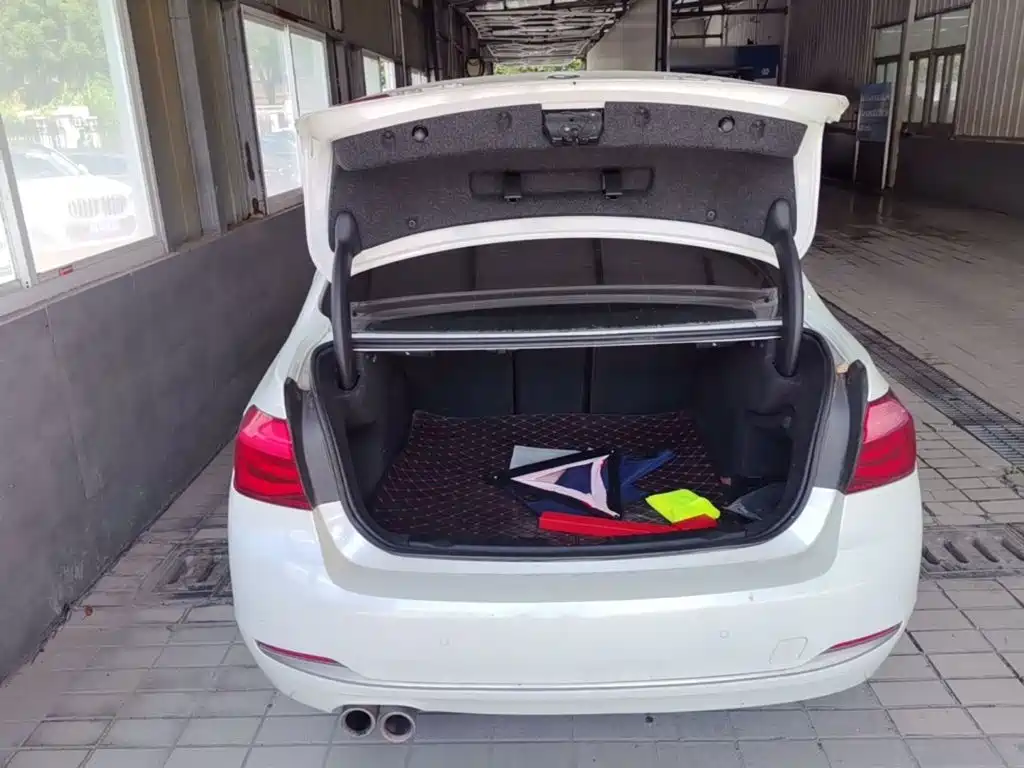 BMW 3 Series — миниатюра 24