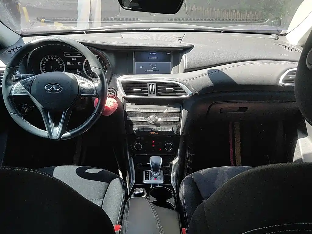 Infiniti QX30 — миниатюра 13