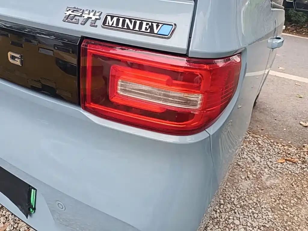 Wuling MINIEV — миниатюра 8