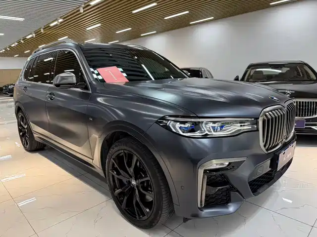 BMW  X7 2021
