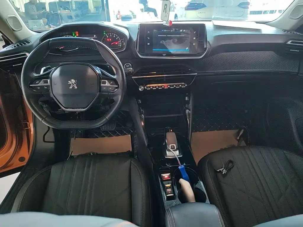 Peugeot 2008 — миниатюра 10
