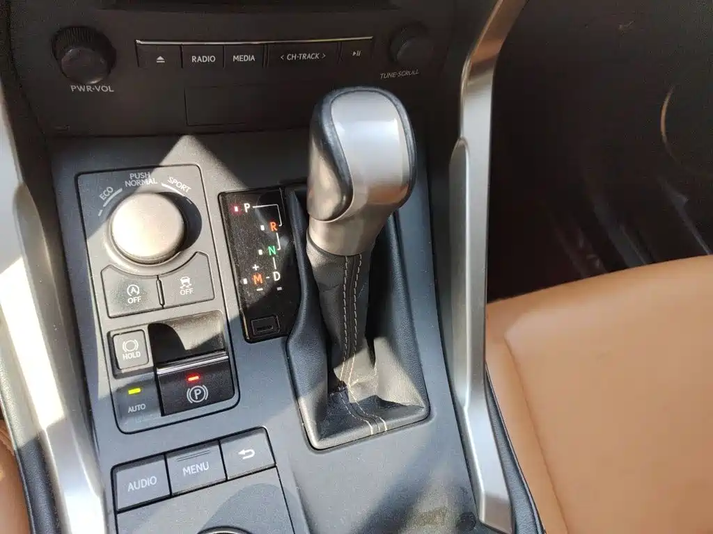 Lexus NX — миниатюра 7