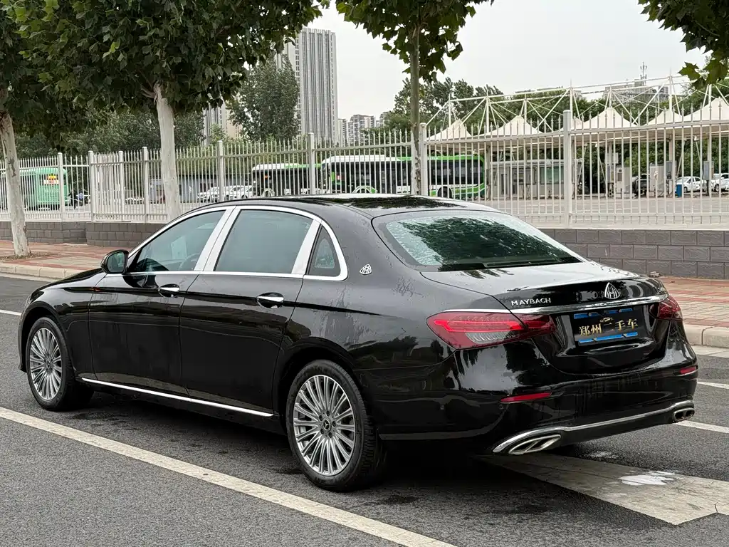 Mercedes-Benz E-Class — миниатюра 21
