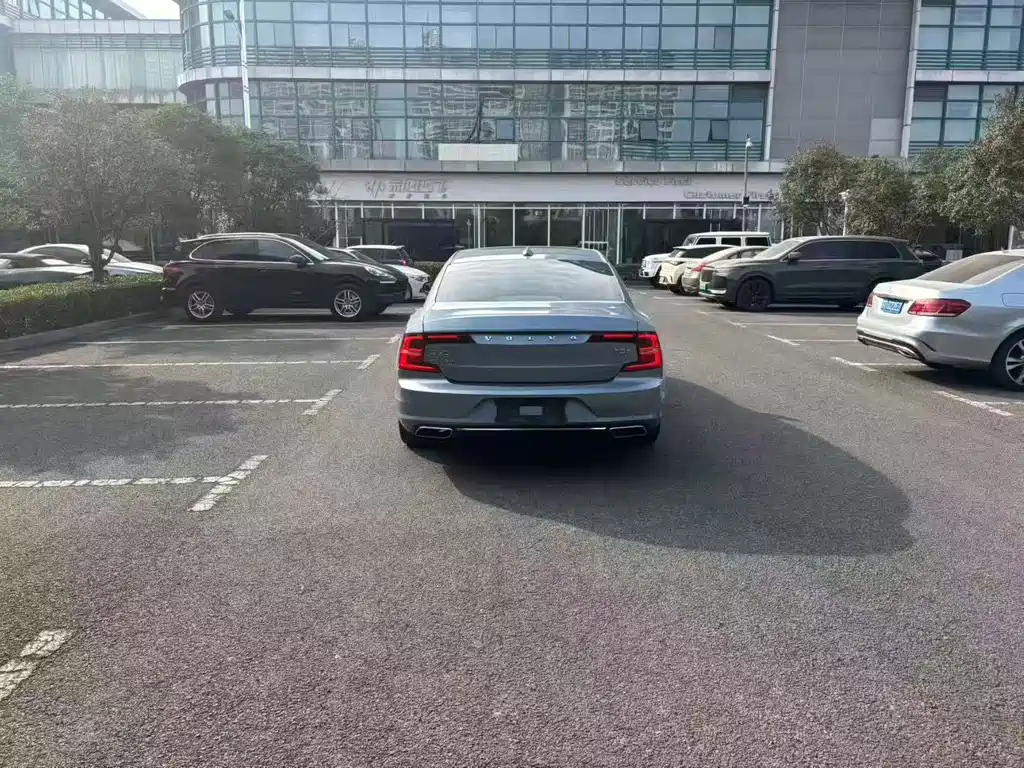 Volvo S90 — миниатюра 7