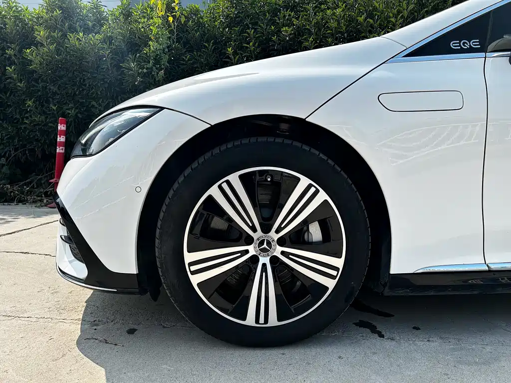 Mercedes-Benz EQE — миниатюра 11
