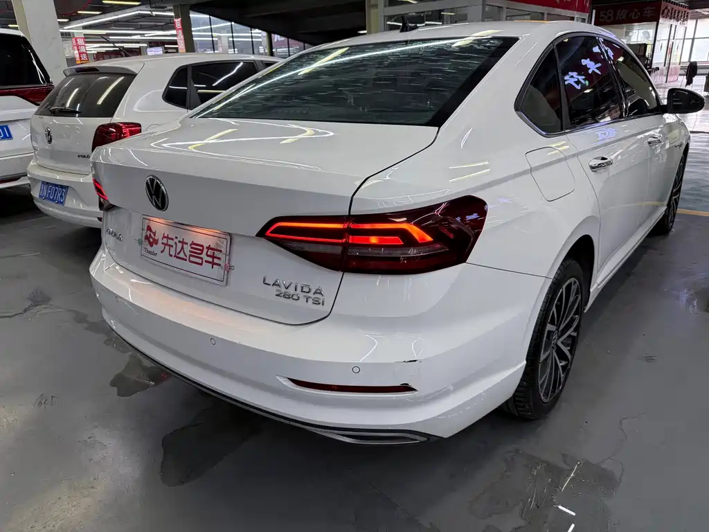Volkswagen Lavida — миниатюра 4