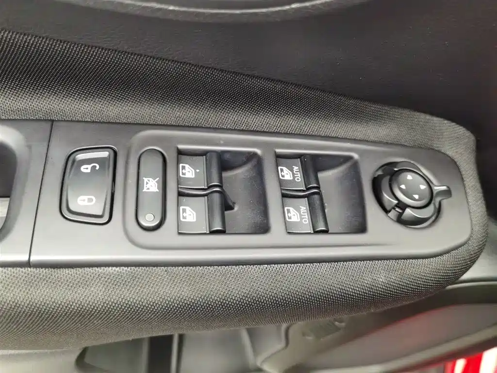 Jeep Renegade 2019 220T AT Lead