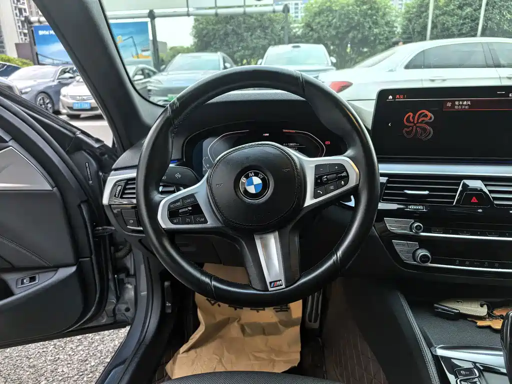 BMW 5 Series (Import) — миниатюра 11