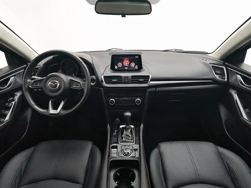 Mazda Mazda3 3 2017 2.0L AT Luxury V