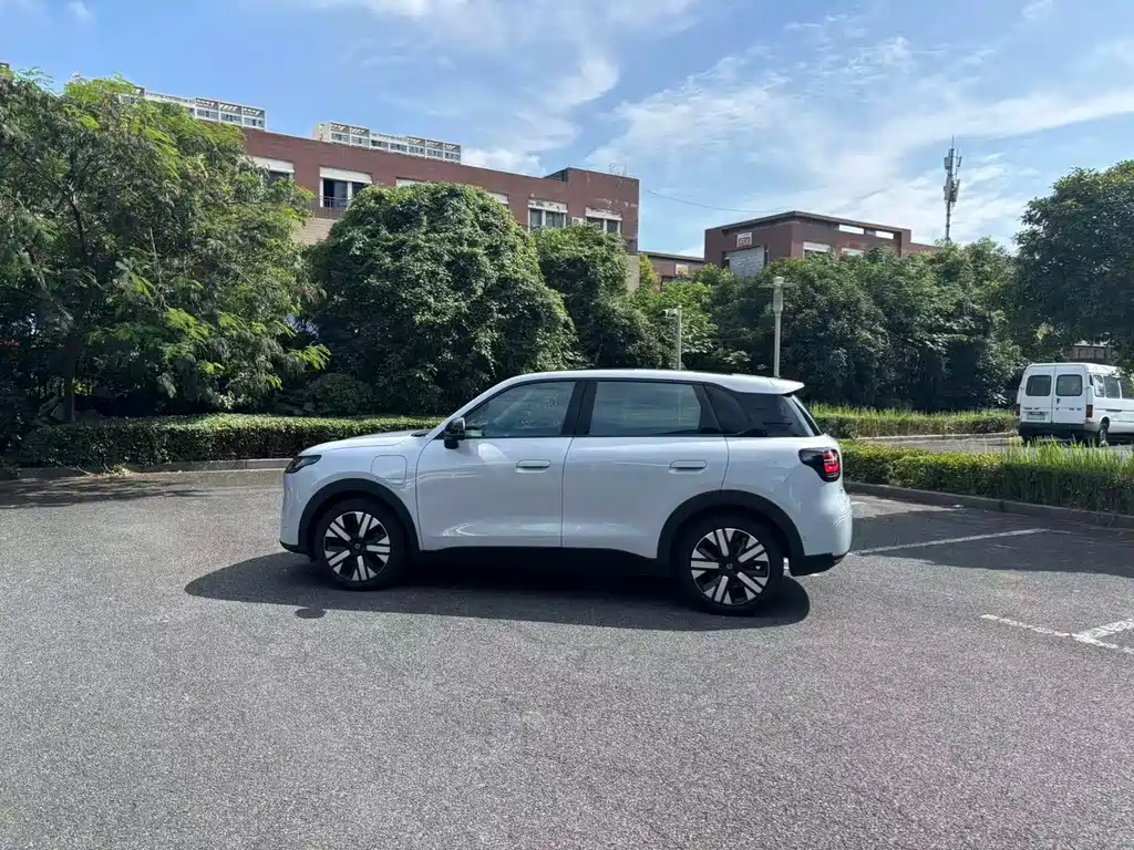 Leapmotor Leapmotor A10 — миниатюра 7