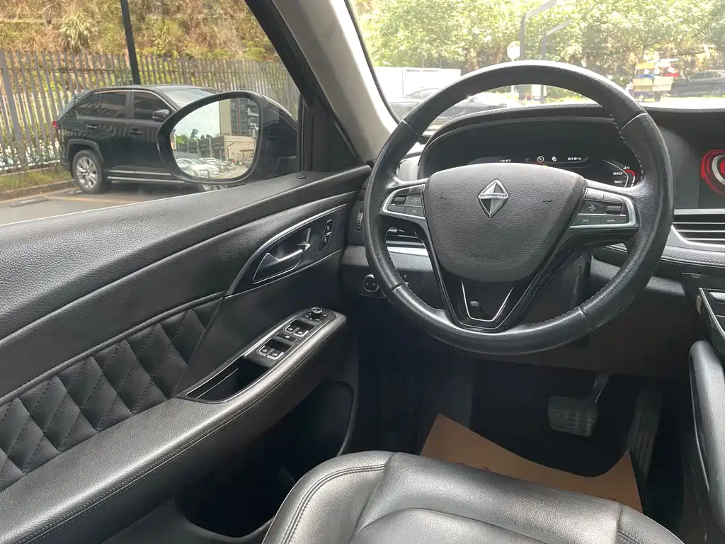 Borgward BX7 — миниатюра 11