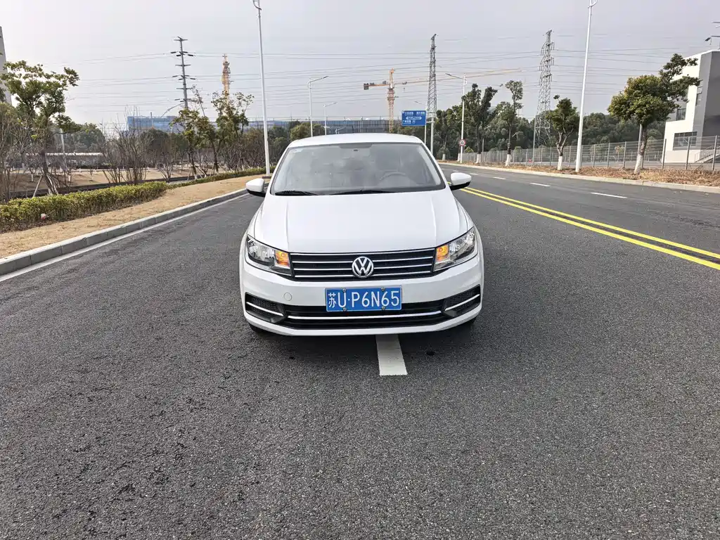 VOLKSWAGEN SANTANA