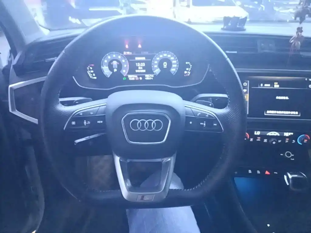 Audi Q3 Sportback — миниатюра 11