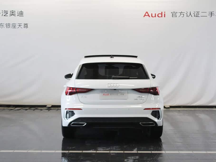 Audi A3 1.4 л 2023 г. Белый, пробег 8900 км