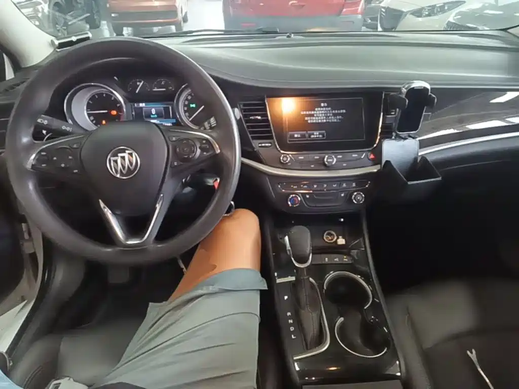 Buick Verano — миниатюра 10