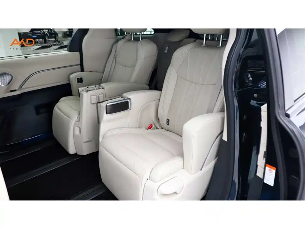 Toyota Granvia 2024 2.5L Flagship ULTRA