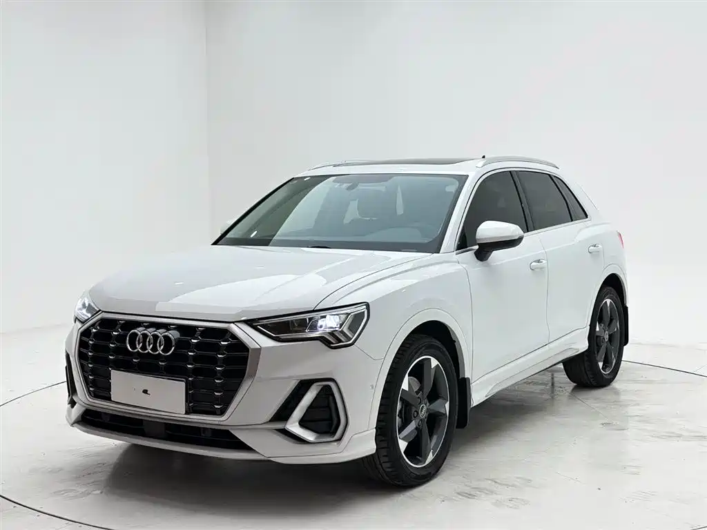 Купить Audi Q3
