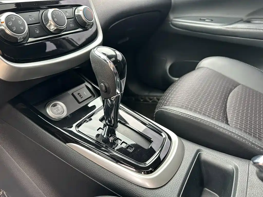 Nissan Tiida — миниатюра 14
