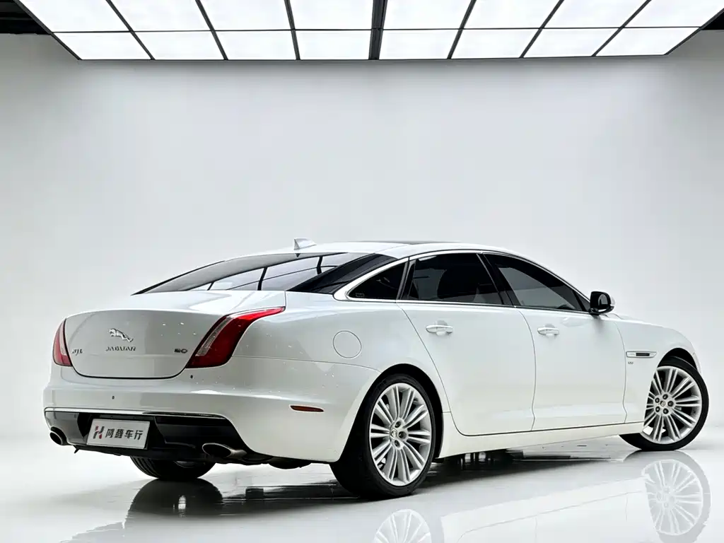 Jaguar XJ — миниатюра 4
