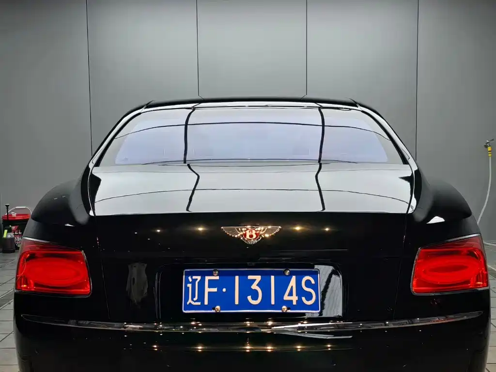 Bentley Flying Spur — миниатюра 9