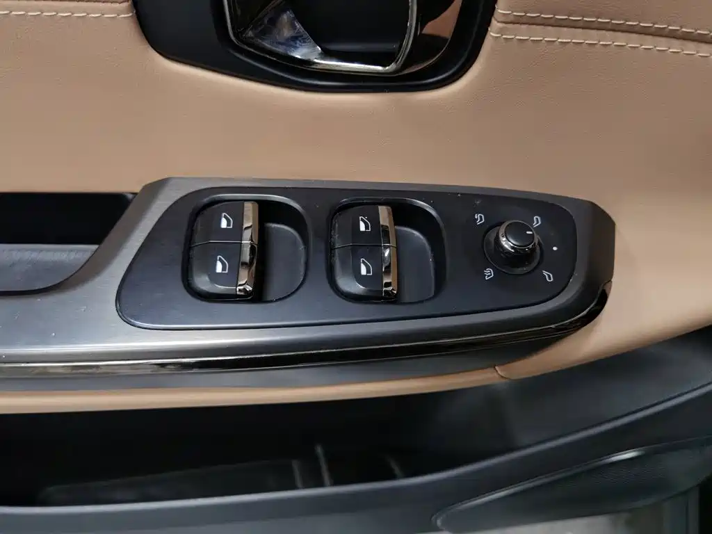 NIO ES6 — миниатюра 9