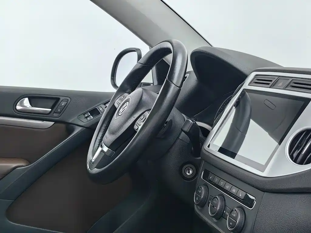 Volkswagen Tiguan — миниатюра 22