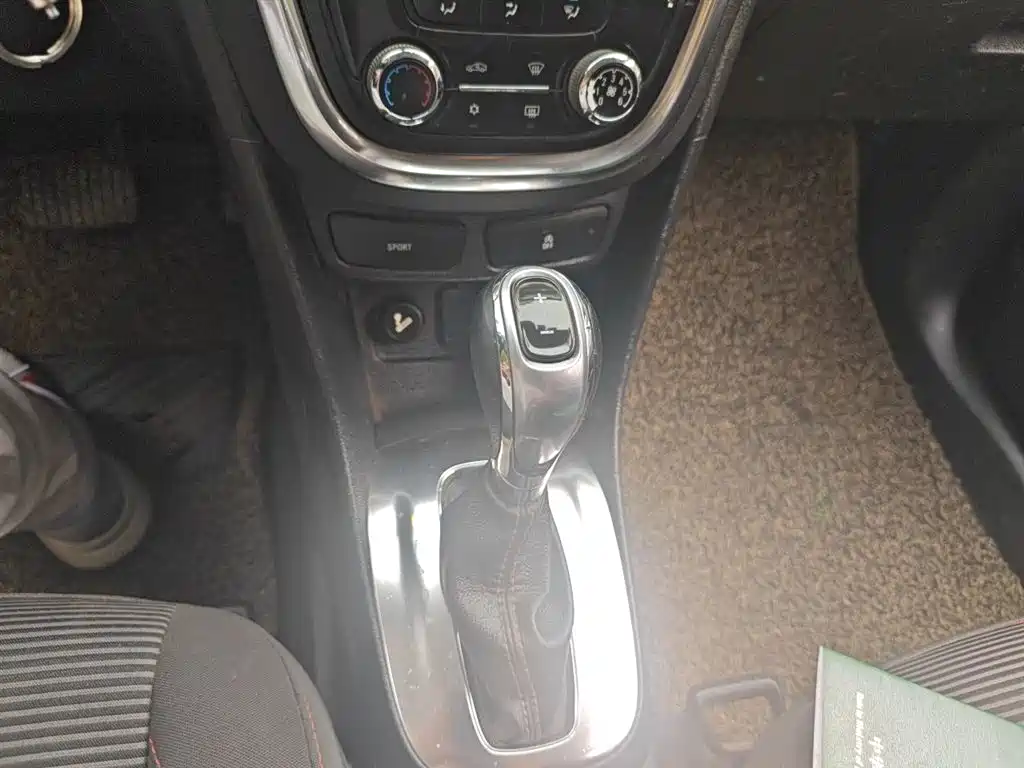 Buick Encore 2015 1.4T AT Elite