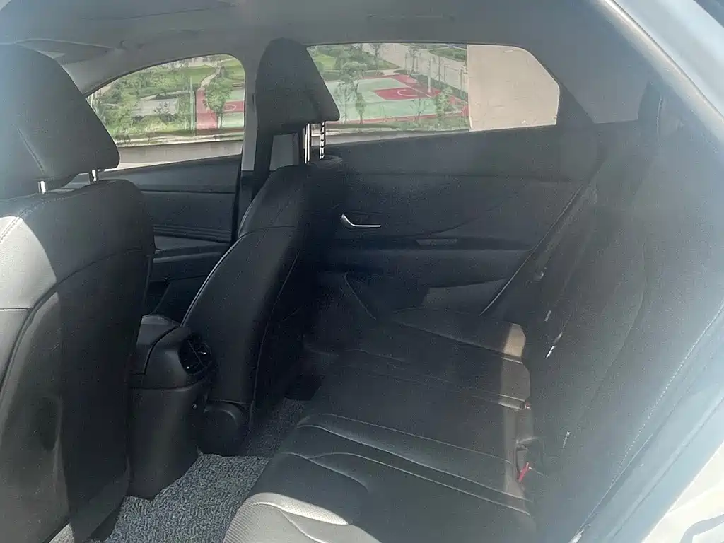 Hyundai Elantra — миниатюра 5