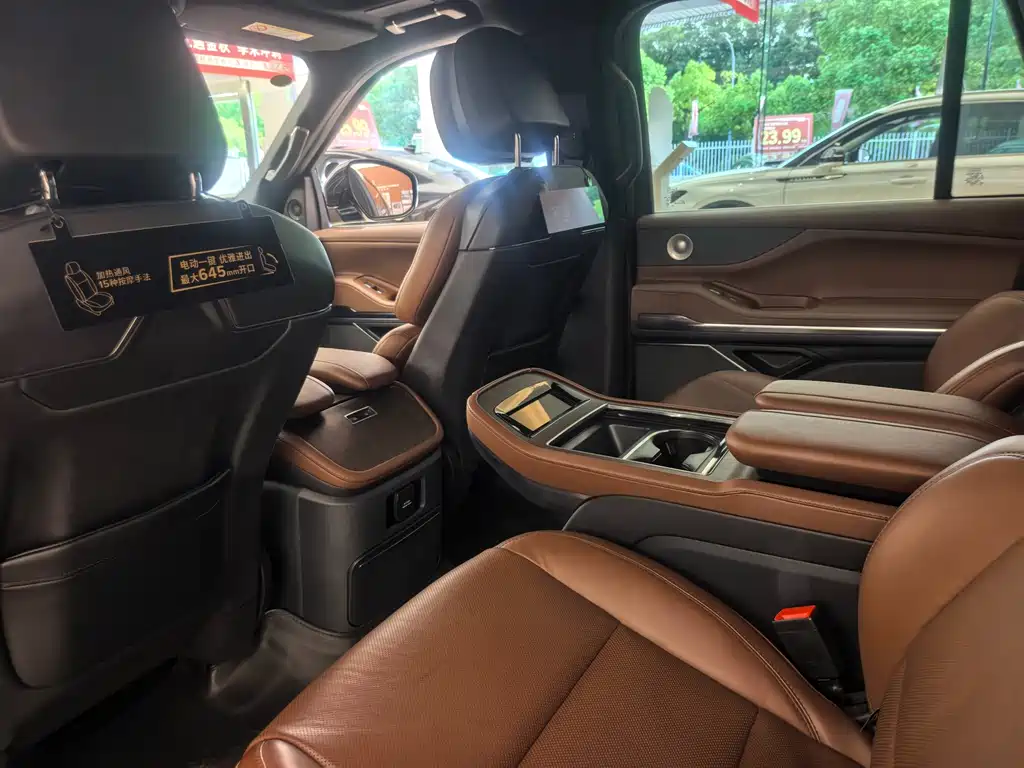 Lincoln Navigator — миниатюра 12