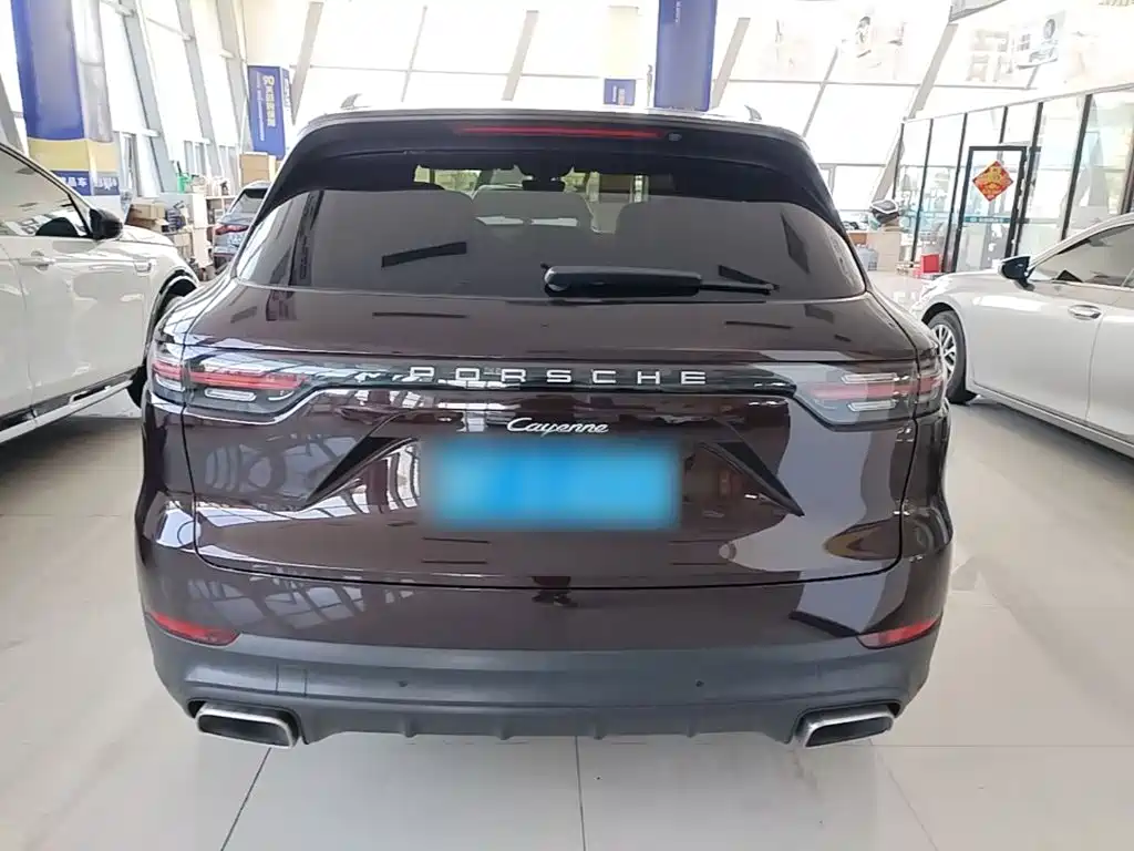 Porsche Cayenne — миниатюра 6