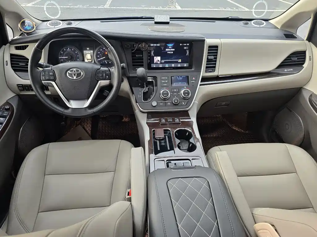 Toyota Sienna — миниатюра 9