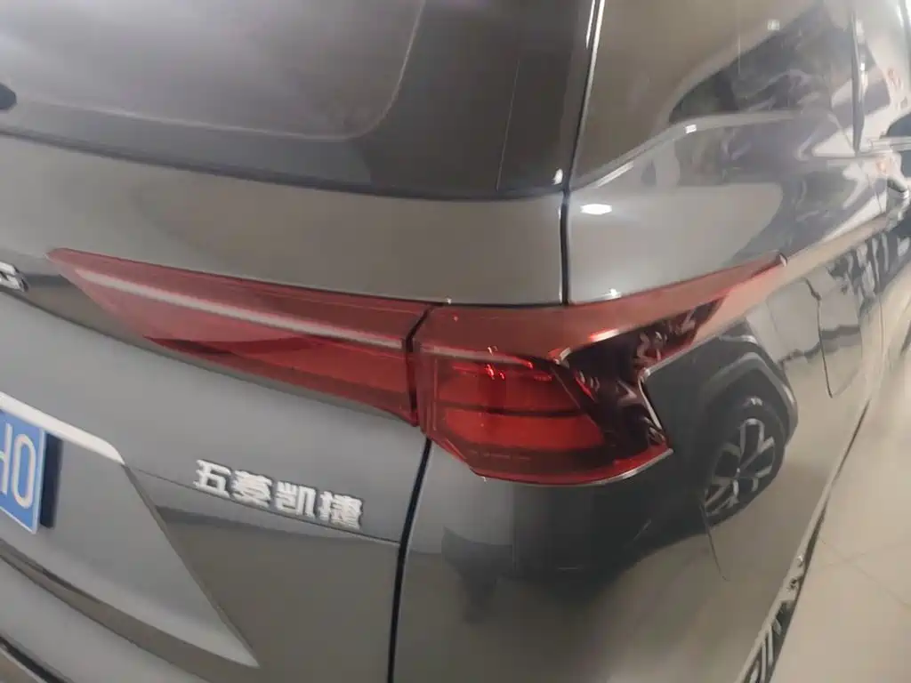 Wuling Victory — миниатюра 8