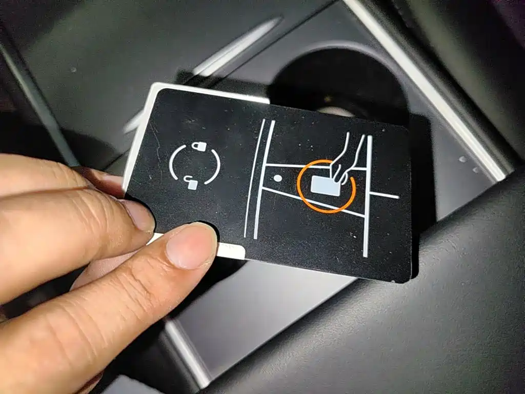 Tesla Model 3 — миниатюра 9