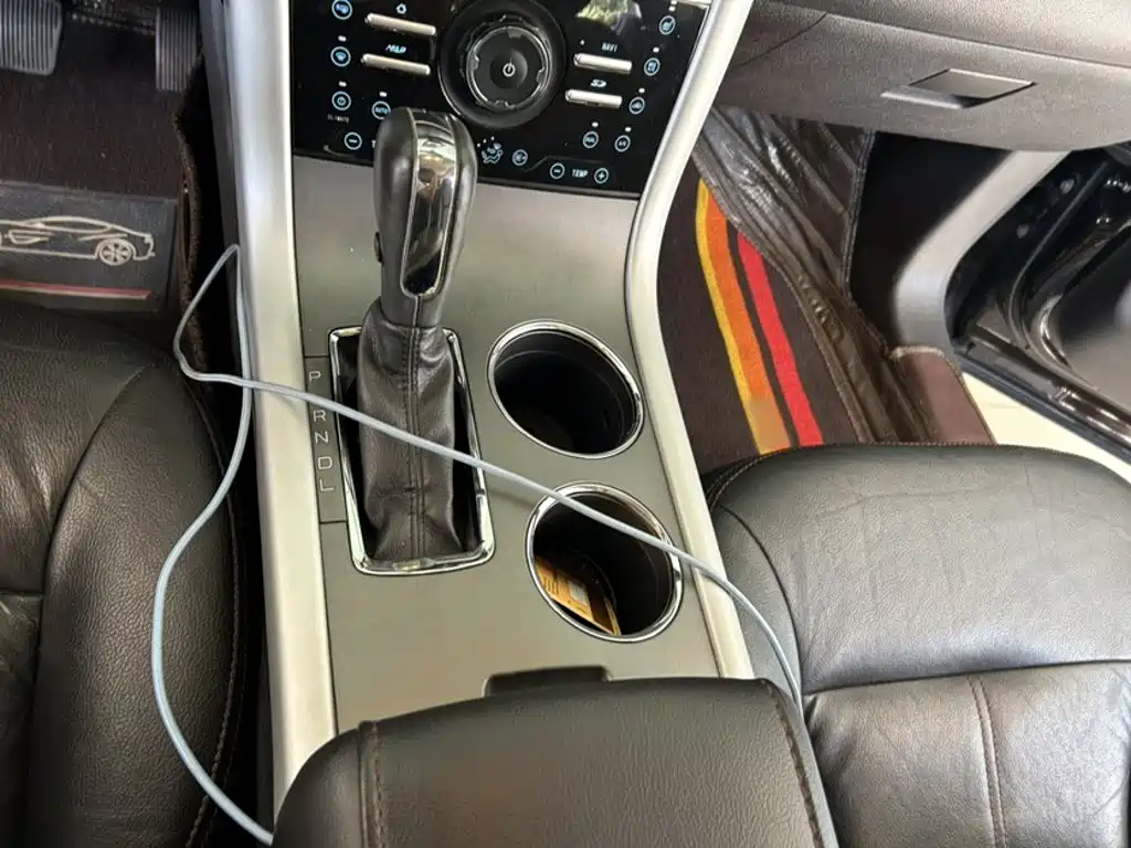 Ford Edge (Import) — миниатюра 17