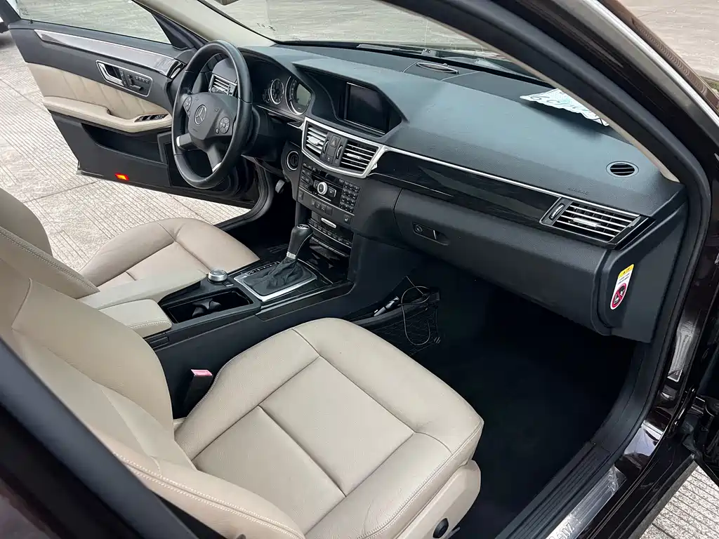 Mercedes-Benz E-Class (Import) — миниатюра 21