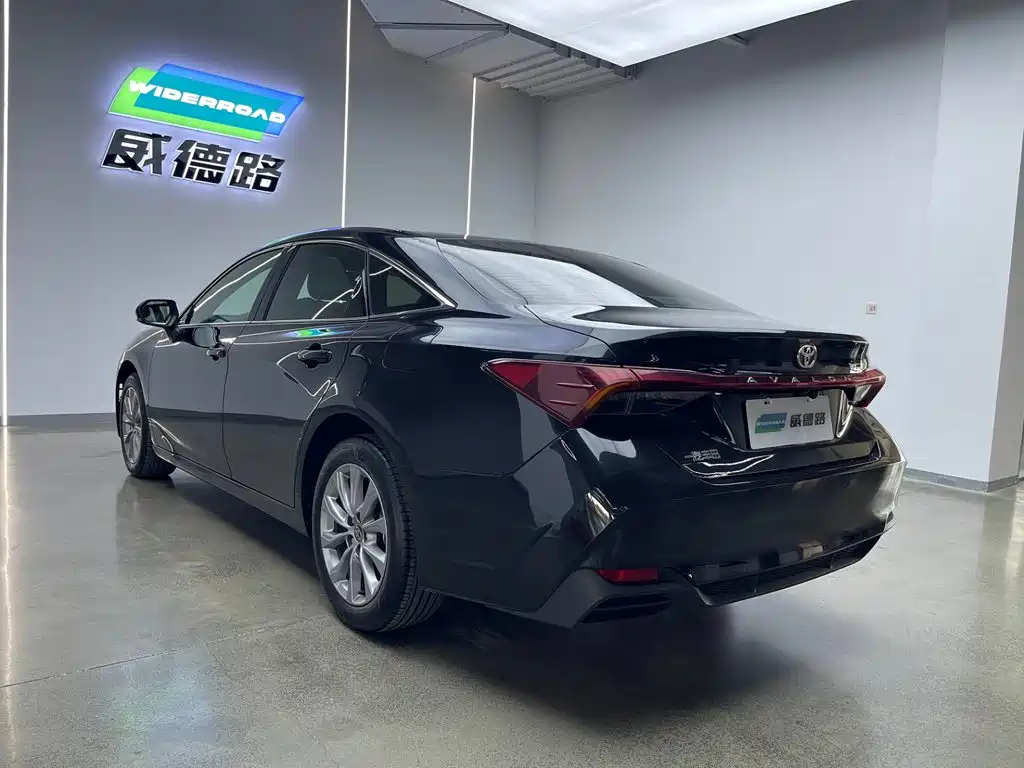 Toyota Avalon — миниатюра 9