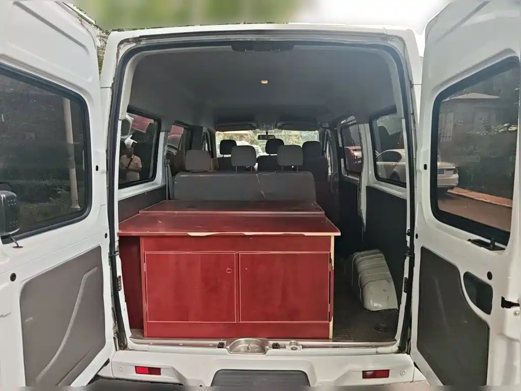MAXUS V80 — миниатюра 10