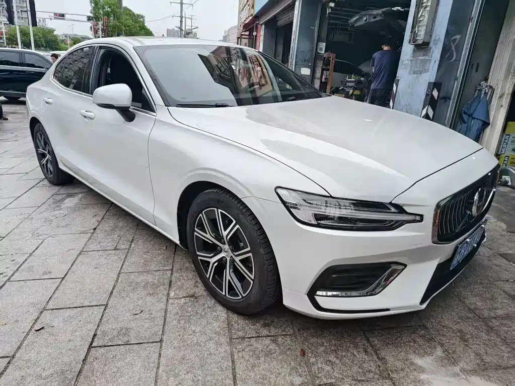 Volvo S60 — миниатюра 6