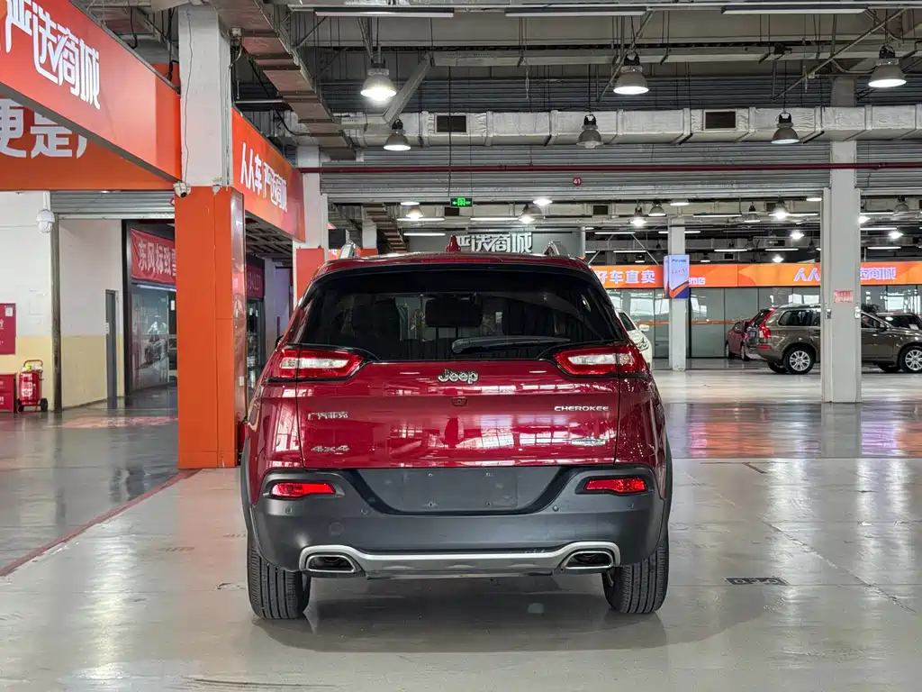 Jeep Cherokee — миниатюра 4