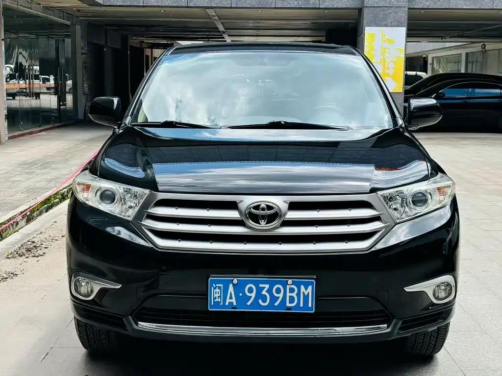 Toyota Highlander 2012 2.7L 5 мест Elite