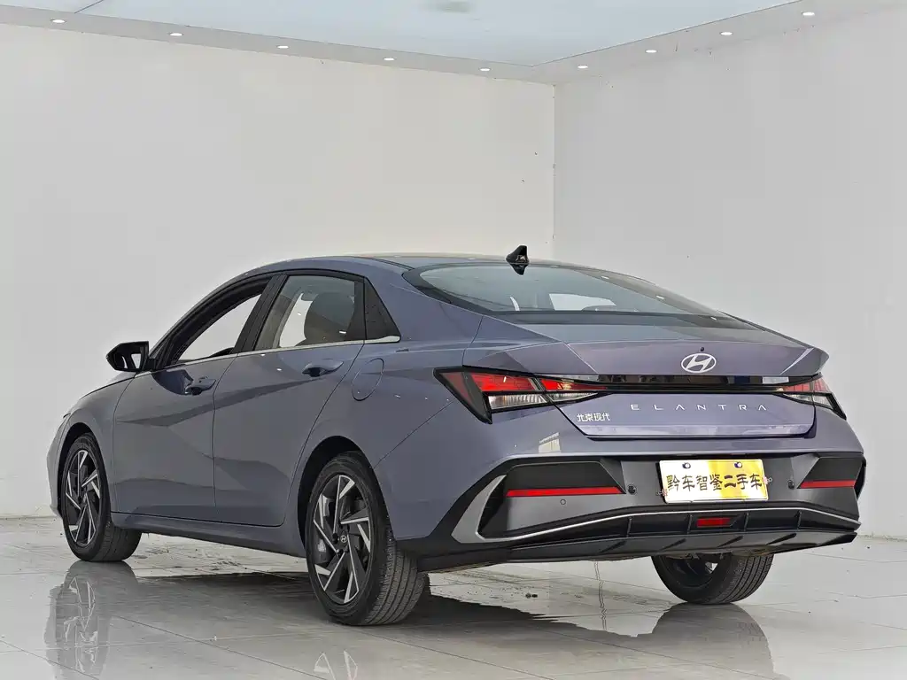 Hyundai Elantra — миниатюра 4