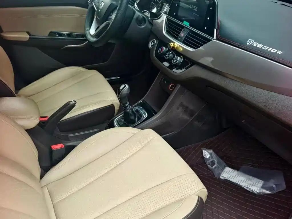 Baojun 310W — миниатюра 5