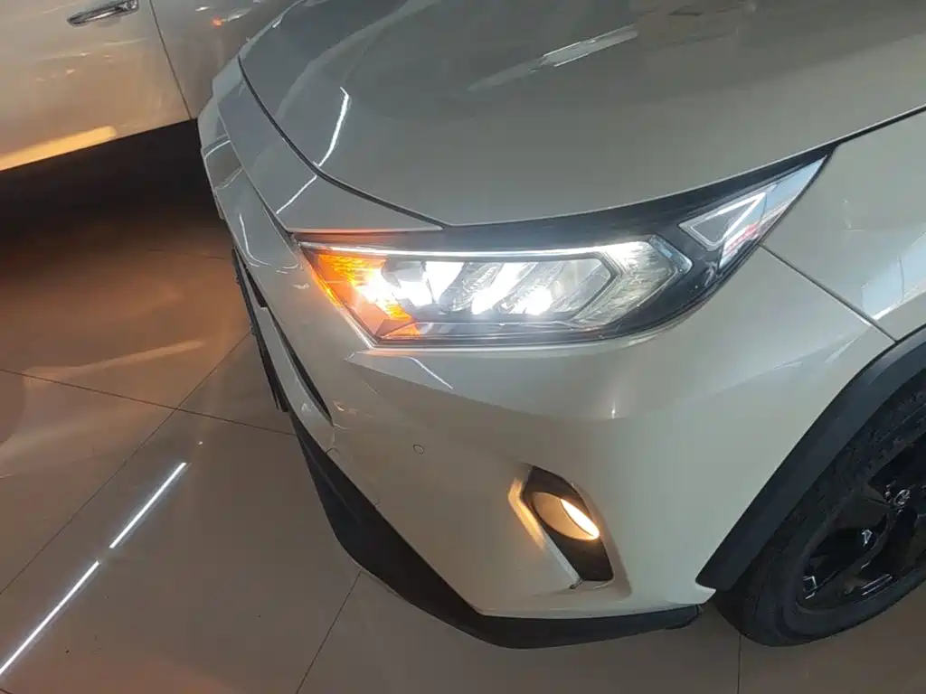 Toyota RAV4 — миниатюра 24