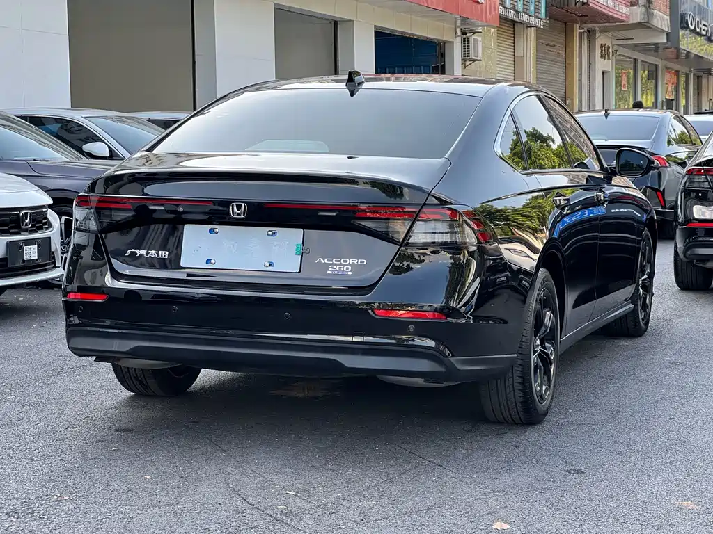 Honda Accord — миниатюра 9