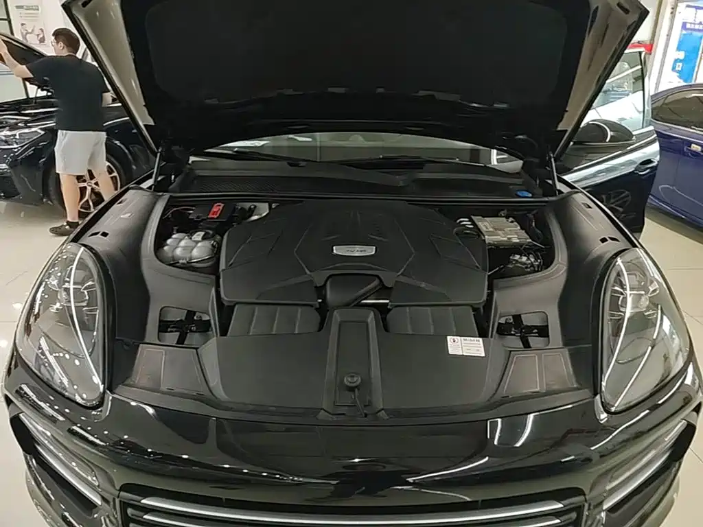 Porsche Cayenne — миниатюра 20