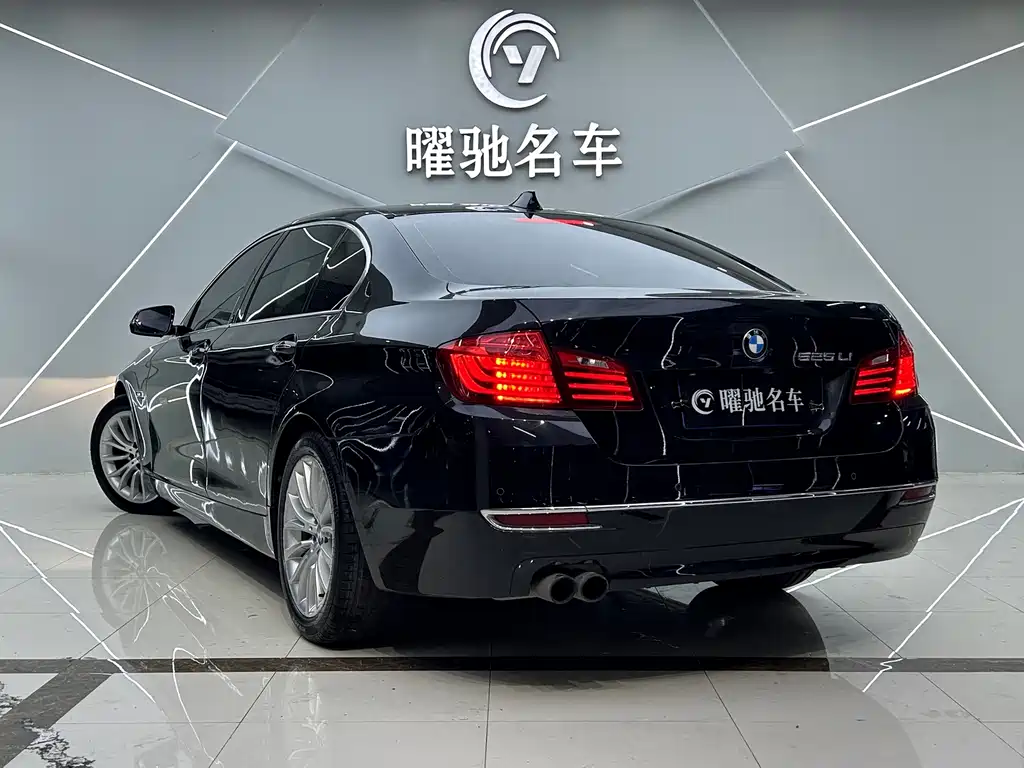 BMW 5 Series — миниатюра 4