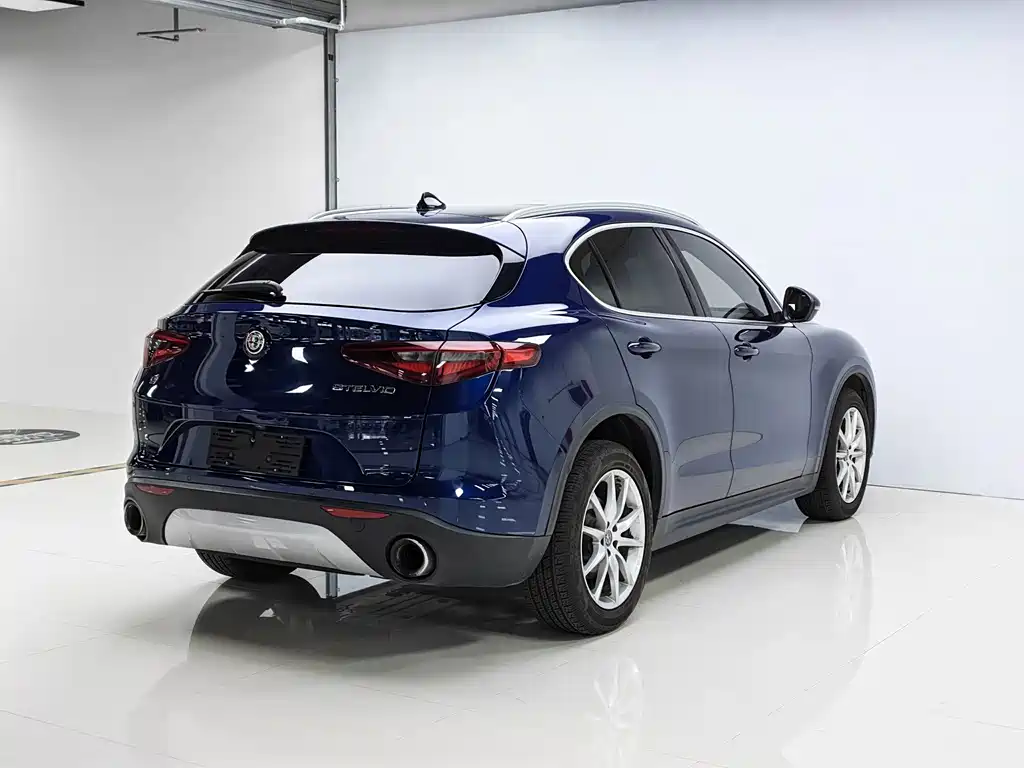 Alfa Romeo Stelvio — миниатюра 5