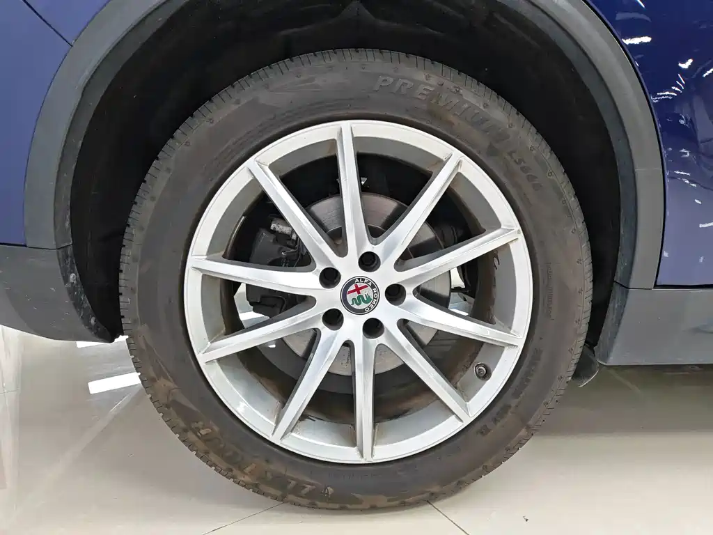 Alfa Romeo Stelvio — миниатюра 13