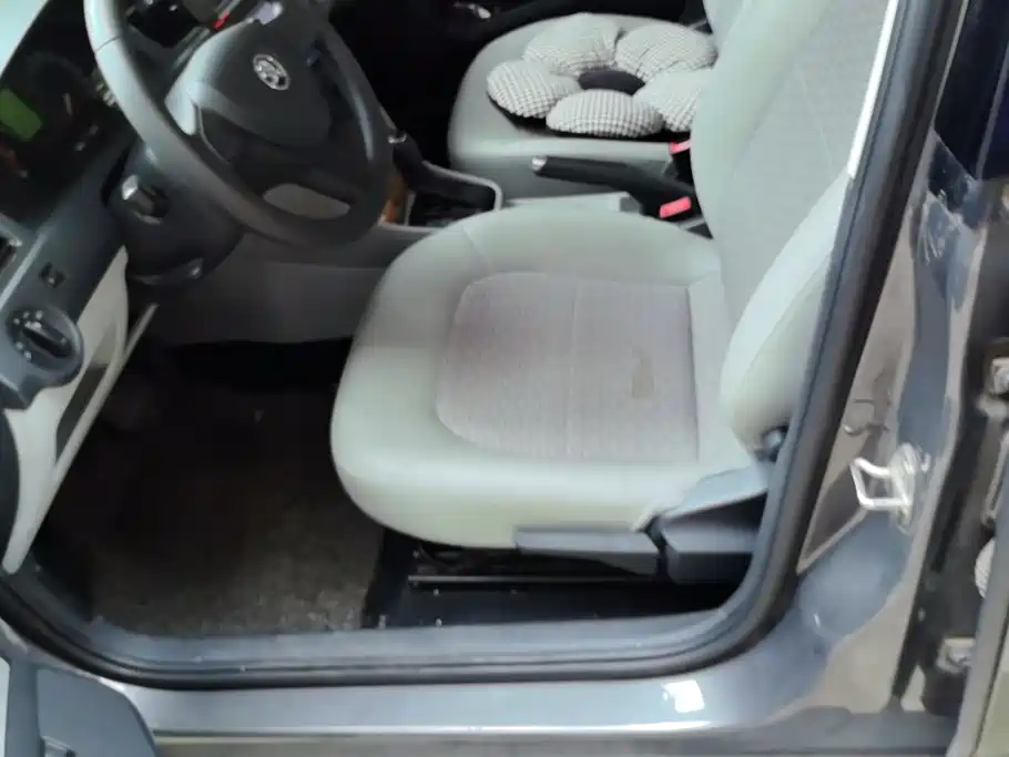Skoda Rapid — миниатюра 9